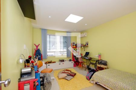 Apartamento à venda com 180m², 4 quartos e 1 vaga Apartamento à venda com 180m², 4 quartos e 1 vagaQuarto 3