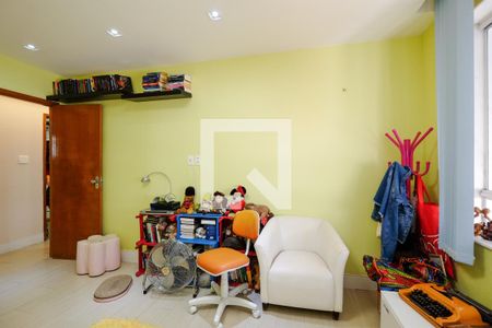 Apartamento à venda com 180m², 4 quartos e 1 vaga Apartamento à venda com 180m², 4 quartos e 1 vagaQuarto 3