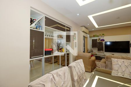 Apartamento à venda com 180m², 4 quartos e 1 vaga Apartamento à venda com 180m², 4 quartos e 1 vagaSala