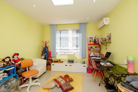 Apartamento à venda com 180m², 4 quartos e 1 vaga Apartamento à venda com 180m², 4 quartos e 1 vagaQuarto 3