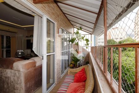 Apartamento à venda com 180m², 4 quartos e 1 vaga Apartamento à venda com 180m², 4 quartos e 1 vagaVaranda da Sala