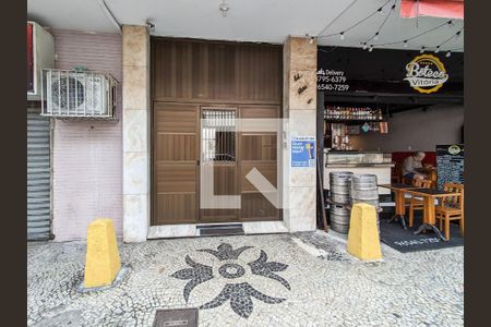 Apartamento à venda com 180m², 4 quartos e 1 vaga Apartamento à venda com 180m², 4 quartos e 1 vagaFachada e portaria