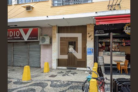 Apartamento à venda com 180m², 4 quartos e 1 vaga Apartamento à venda com 180m², 4 quartos e 1 vagaFachada e portaria