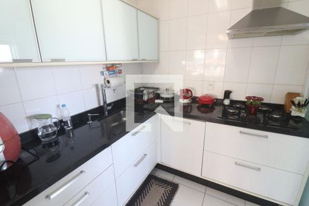 Apartamento à venda com 105m², 2 quartos e 2 vagasCozinha 