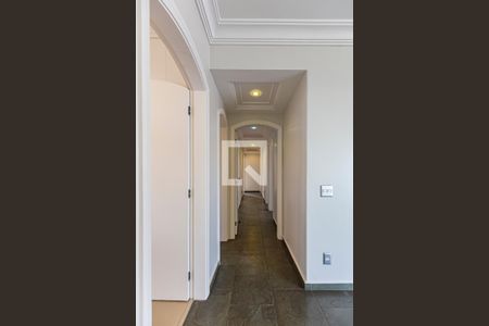 Corredor de apartamento para alugar com 4 quartos, 140m² em Vila Bastos, Santo André