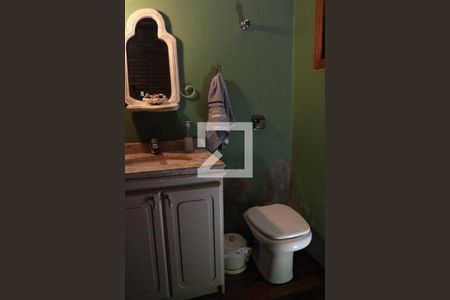 Casa à venda com 270m², 3 quartos e 2 vagasBanheiro de serviço