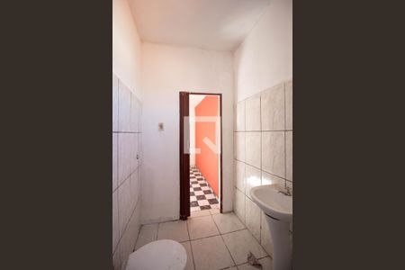 Banheiro de casa à venda com 5 quartos, 150m² em Conjunto Habitacional A E Carvalho, São Paulo