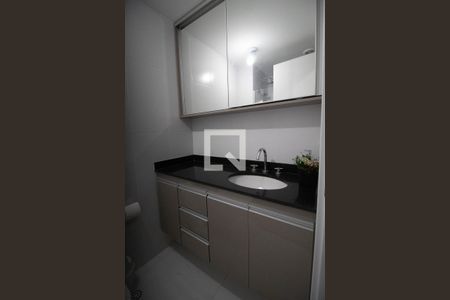 Banheiro de kitnet/studio para alugar com 1 quarto, 30m² em Pinheiros, São Paulo