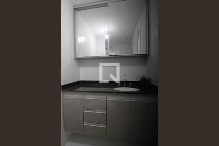Banheiro de kitnet/studio para alugar com 1 quarto, 30m² em Pinheiros, São Paulo