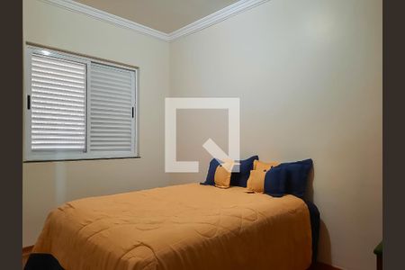 Casa à venda com 200m², 4 quartos e 4 vagas Casa à venda com 200m², 4 quartos e 4 vagasQuarto 1