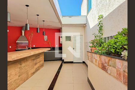 Casa à venda com 200m², 4 quartos e 4 vagas Casa à venda com 200m², 4 quartos e 4 vagasChurrasqueira
