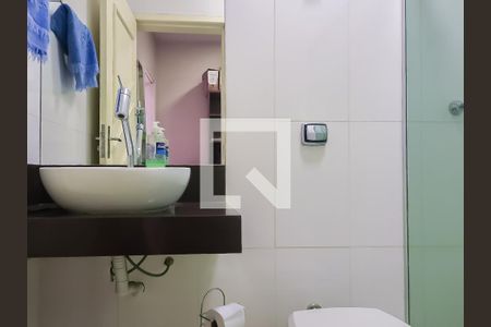 Casa à venda com 200m², 4 quartos e 4 vagas Casa à venda com 200m², 4 quartos e 4 vagasBanheiro 3