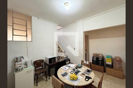 Apartamento à venda com 180m², 3 quartos e 1 vaga Apartamento à venda com 180m², 3 quartos e 1 vagaDetalhe Sala