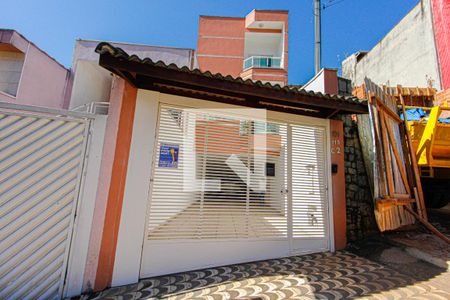 Casa à venda com 250m², 3 quartos e 4 vagas Casa à venda com 250m², 3 quartos e 4 vagasFachada