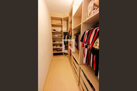 Casa à venda com 250m², 3 quartos e 4 vagas Casa à venda com 250m², 3 quartos e 4 vagasCloset da suíte 1