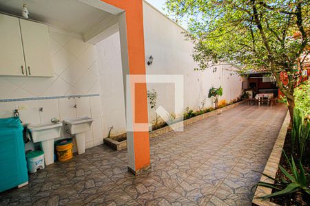 Casa à venda com 250m², 3 quartos e 4 vagas Casa à venda com 250m², 3 quartos e 4 vagasQuintal