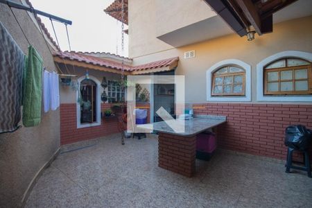 Casa à venda com 235m², 4 quartos e 6 vagas