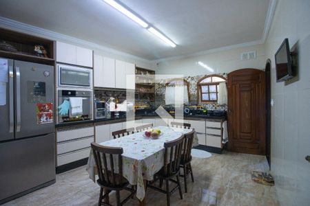 Casa à venda com 235m², 4 quartos e 6 vagas