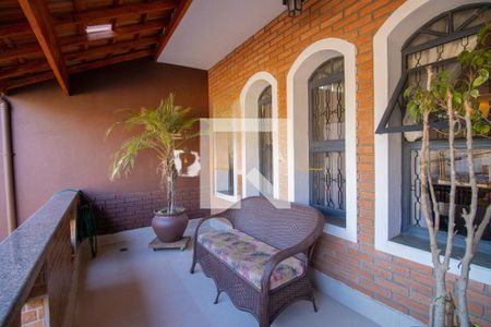 Casa à venda com 235m², 4 quartos e 6 vagas