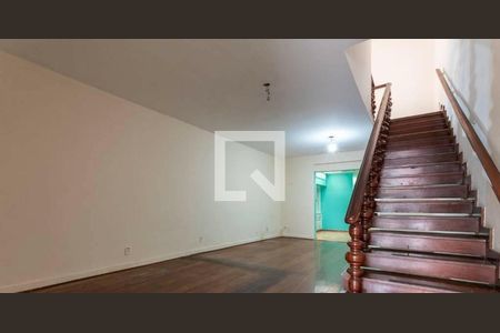 Casa à venda com 331m², 6 quartos e 6 vagas