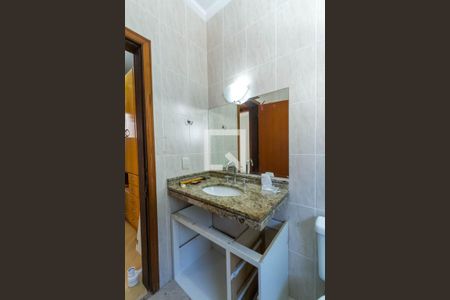 Casa à venda com 176m², 3 quartos e 4 vagasBanheiro da Suíte