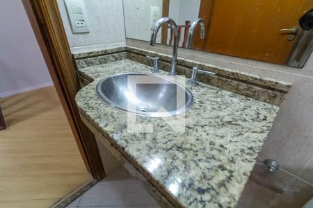 Casa à venda com 176m², 3 quartos e 4 vagasBanheiro Social