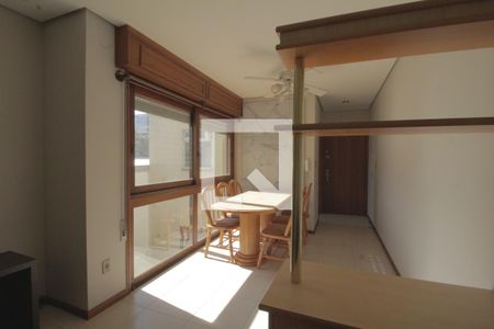 Sala  de apartamento para alugar com 3 quartos, 110m² em Petrópolis, Porto Alegre