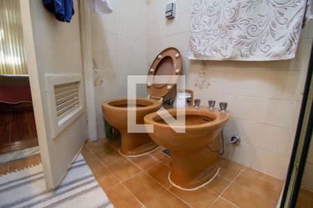 Apartamento à venda com 100m², 2 quartos e 2 vagas Apartamento à venda com 100m², 2 quartos e 2 vagasBanheiro da Suíte