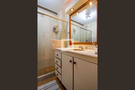 Apartamento à venda com 100m², 2 quartos e 2 vagas Apartamento à venda com 100m², 2 quartos e 2 vagasBanheiro da Suíte