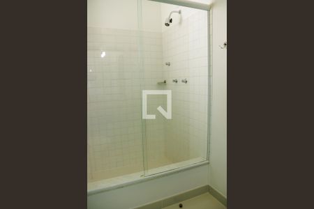 Casa à venda com 1200m², 6 quartos e 7 vagas Casa à venda com 1200m², 6 quartos e 7 vagasBanheiro da Suite 5