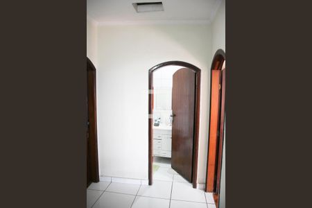 Casa à venda com 195m², 3 quartos e 4 vagas Casa à venda com 195m², 3 quartos e 4 vagasCorredor superior