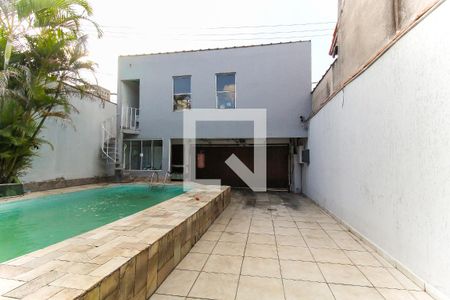 Casa à venda com 160m², 2 quartos e 5 vagas Casa à venda com 160m², 2 quartos e 5 vagasQuintal