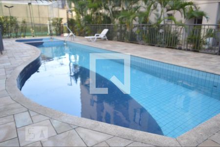 Apartamento à venda com 50m², 2 quartos e 1 vaga Apartamento à venda com 50m², 2 quartos e 1 vagaÁrea comum - Piscina