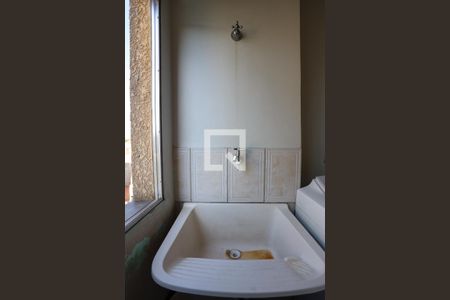 Apartamento para alugar com 70m², 3 quartos e 1 vagaÁrea de serviço - tanque