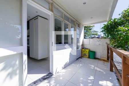 Casa para alugar com 360m², 3 quartos e 5 vagas Casa para alugar com 360m², 3 quartos e 5 vagasVaranda Cozinha
