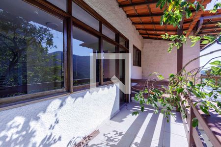 Casa para alugar com 360m², 3 quartos e 5 vagas Casa para alugar com 360m², 3 quartos e 5 vagasVaranda Suíte 1