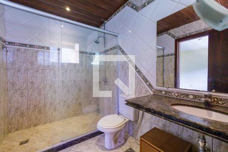Casa para alugar com 360m², 3 quartos e 5 vagas Casa para alugar com 360m², 3 quartos e 5 vagasBanheiro Suíte 1