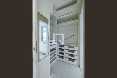 Casa para alugar com 360m², 3 quartos e 5 vagas Casa para alugar com 360m², 3 quartos e 5 vagasCloset Suíte 2