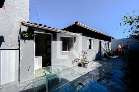 Casa à venda com 110m², 2 quartos e 2 vagasQuintal