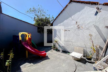 Casa à venda com 110m², 2 quartos e 2 vagasQuintal