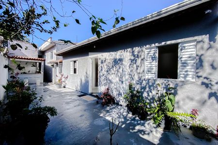 Casa à venda com 110m², 2 quartos e 2 vagasQuintal