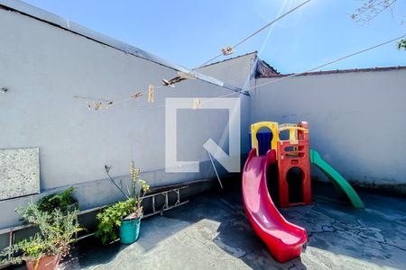 Casa à venda com 110m², 2 quartos e 2 vagasQuintal