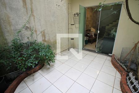 Casa à venda com 270m², 3 quartos e 2 vagasQuintal