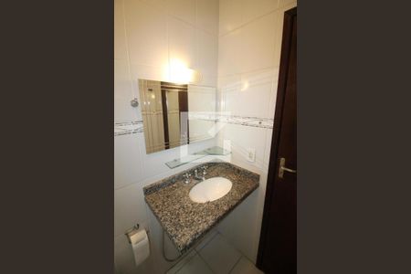 Casa à venda com 270m², 3 quartos e 2 vagasBanheiro