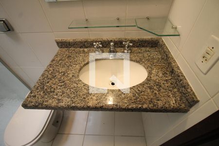 Casa à venda com 270m², 3 quartos e 2 vagasBanheiro