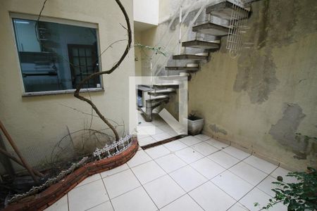 Casa à venda com 270m², 3 quartos e 2 vagasQuintal