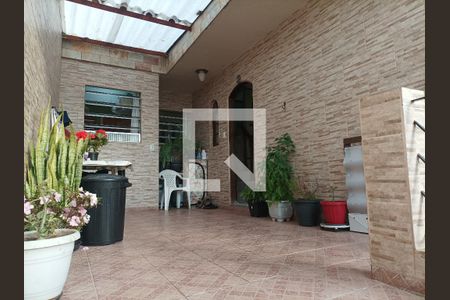 Casa à venda com 108m², 2 quartos e 2 vagasQuintal
