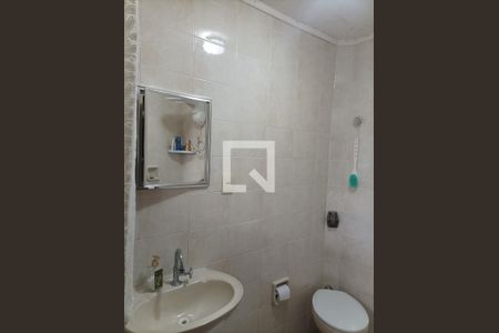 Casa à venda com 108m², 2 quartos e 2 vagasBanheiro quarto suíte