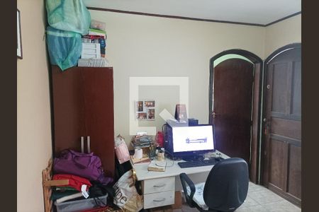 Casa à venda com 108m², 2 quartos e 2 vagasHall dos quartos