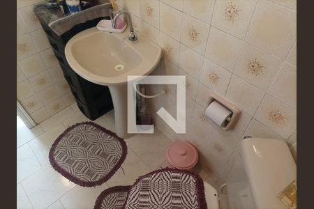 Casa à venda com 108m², 2 quartos e 2 vagasBanheiro 02